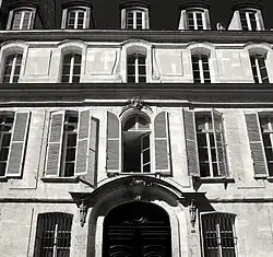 Façade du no&nbsp;8.