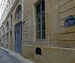 Rue Jean-Lantier vue depuis la rue des Orfèvres.