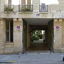 L'entrée du no&nbsp;12.