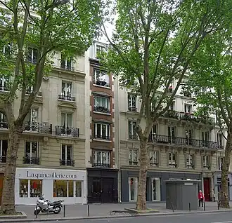 no 7 bis, boulevard Saint-Germain.