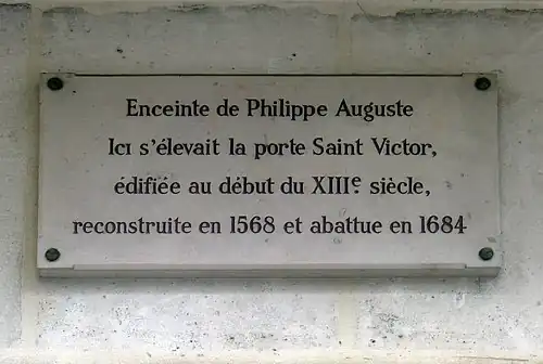 Plaque au no&nbsp;2.