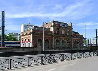 No 232 : l'ancienne gare d'Ouest-Ceinture.