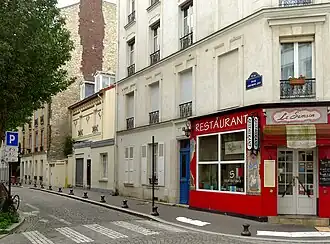 Rue, côté rue Samson.