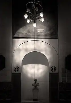 Buste de saint Vincent de Paul.