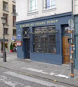 Devanture du cabaret Au Franc Pinot.