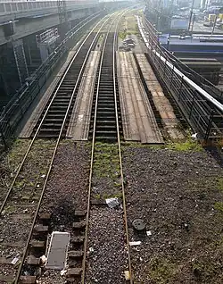 Les voies de la ligne de Petite Ceinture, en contrebas de la rue de Charenton.