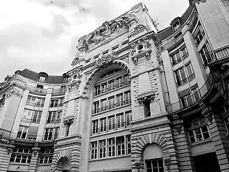 Façade de l'entrée au no 26 de la rue.