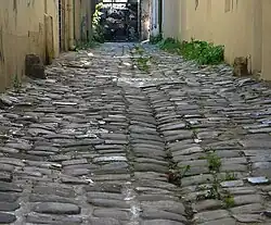 Pavés du passage P/12, Paris XIIe en 2015.