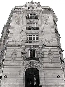 Façade du no&nbsp;82.
