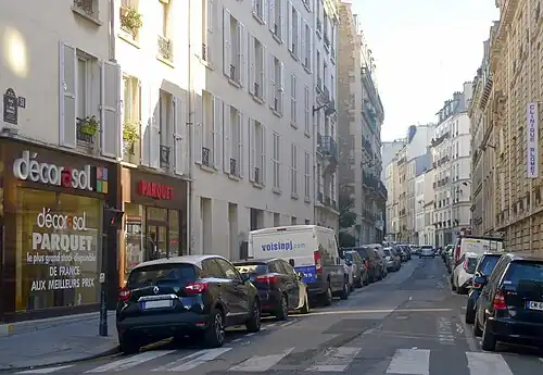 La rue vue depuis la rue Lecourbe.