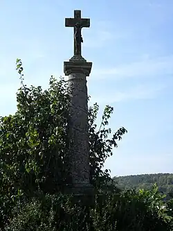 Croix en pierre.
