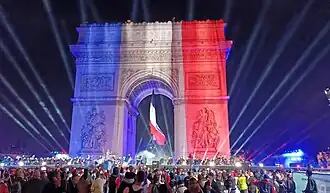 Illumination de l'Arc de Triomphe pendant les Jeux olympiques d'été de 2024.