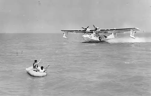 Un catalina dans une mission d'exercice au sauvetage en mer, 1944.