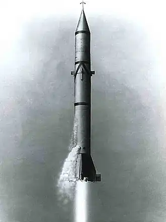 Photographie du premier tir du PGM-11 Redstone, le RS-01.