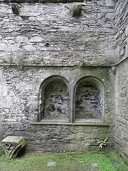 Armarium à l'angle de la galerie orientale.