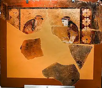 Philomèle et Procné. Métope du temple C d'Apollon à Thermos. Terre cuite peinte, H. 88&nbsp;cm. Fin du VIIe&nbsp;siècle. NAMA Athènes