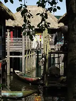 Village lacustre africain.