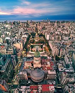 Vue aérienne du Palais et de la Place du Congrès