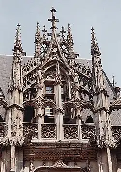 Les lucarnes du palais de justice de Rouen (début XVIe siècle).
