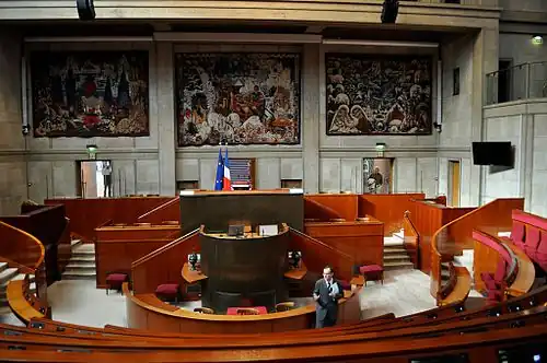 Hémicycle vu des sièges supérieurs.