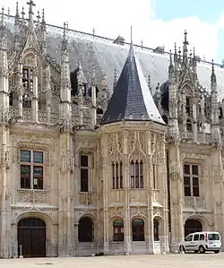 Pavillon en avant-corps, palais de justice de Rouen (1499-1517).