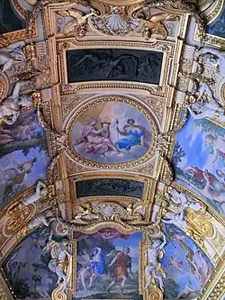 Peinture de Romanelli au plafond de la salle