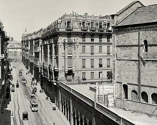 La facciata laterale nel 1916