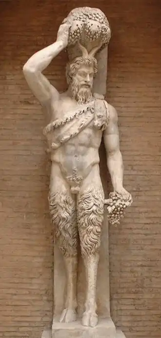 Haut-relief du dieu Pan (télamon), connu sous le nom de satyre della Valle, découvert près du théâtre de Pompée, sur le Champ de Mars à Rome, probablement de la fin de l'époque hellénistique.