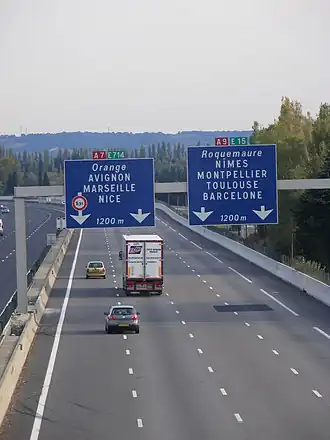 La E714 au niveau de l'échangeur entre l'A7 à l'A9