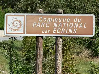 Panneau E33b Commune du parc national des Écrins.