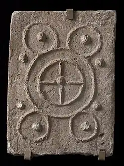 Pied de sarcophage issus des travaux de 1876, Musée Carnavalet.