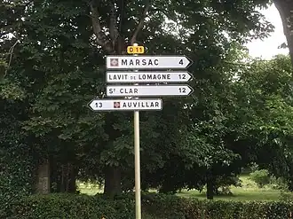 Panneaux de signalisation à Poupas