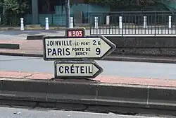 Panneau E3 sous un E1