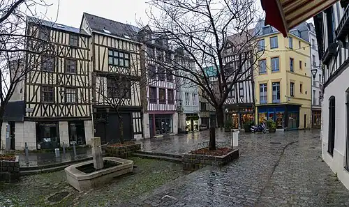 Vue générale de la place.