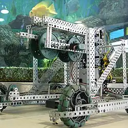 &nbsp;Robot à 4 roues dont 2 holonomes