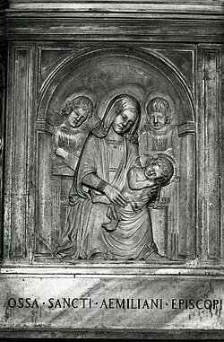 Détail de l'arche de Saint-Émilien.