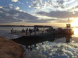 Bac sur la rivière Paranapanema, Brésil.