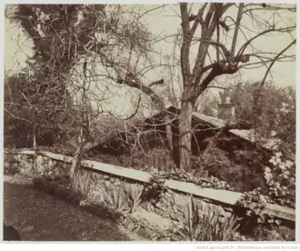 Un des chalets du parc Delessert vu de la rue Raynouard avant 1900.