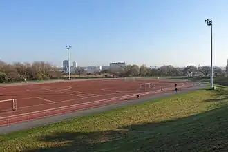Piste d'athlétisme et terrain de football