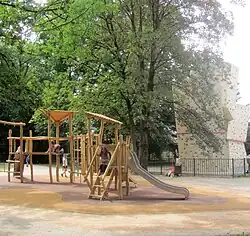 Aire de jeux du parc Commune de Paris.