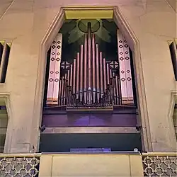Orgue de tribune.