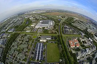 Le parc d'activités Paris-Nord II et l'aéroport Charles-de-Gaulle (au fond).