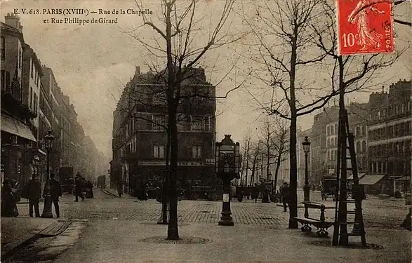 Rue Philippe-de-Girard, à l'angle rue Riquet.