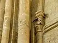 Chapiteau du 2e&nbsp;ordre et chapiteaux supprimés.