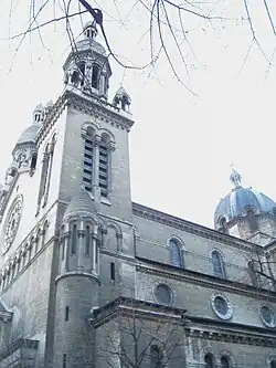 Façade latérale rue Bobillot.