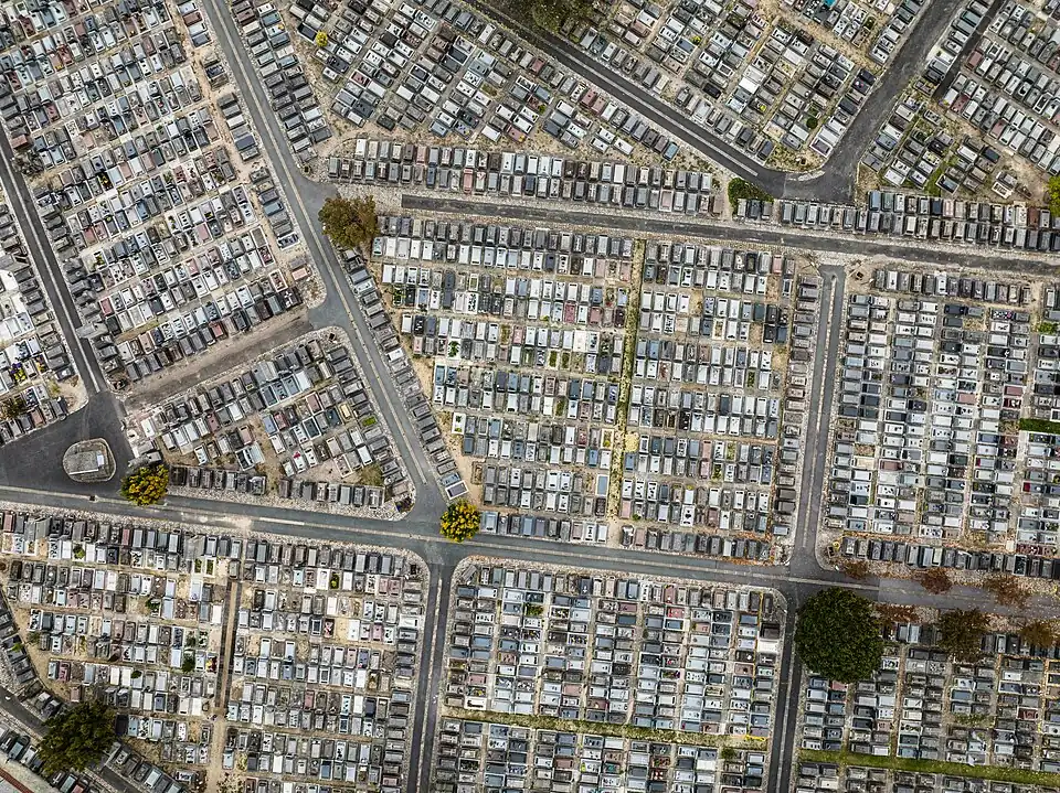 Vue aérienne du cimetière de Gentilly.