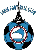Logo du clubAnnées 1990/2000.Un ballon de football bleu foncé et noir, surmonté d'une représentation de la tour Eiffel, et en son centre, la nef rappelant les armoiries de Paris et de la corporation des Nautes.