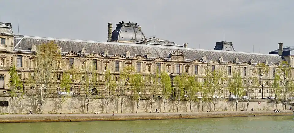 Partie Est de la Galerie du bord de l'eau (1595-1610), réalisée par Louis Métezeau, Palais du Louvre, Paris.