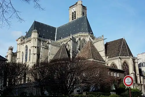 Église Saint-Gervais-Saint-Protais vue du sud-est.