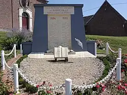 Monument aux morts.